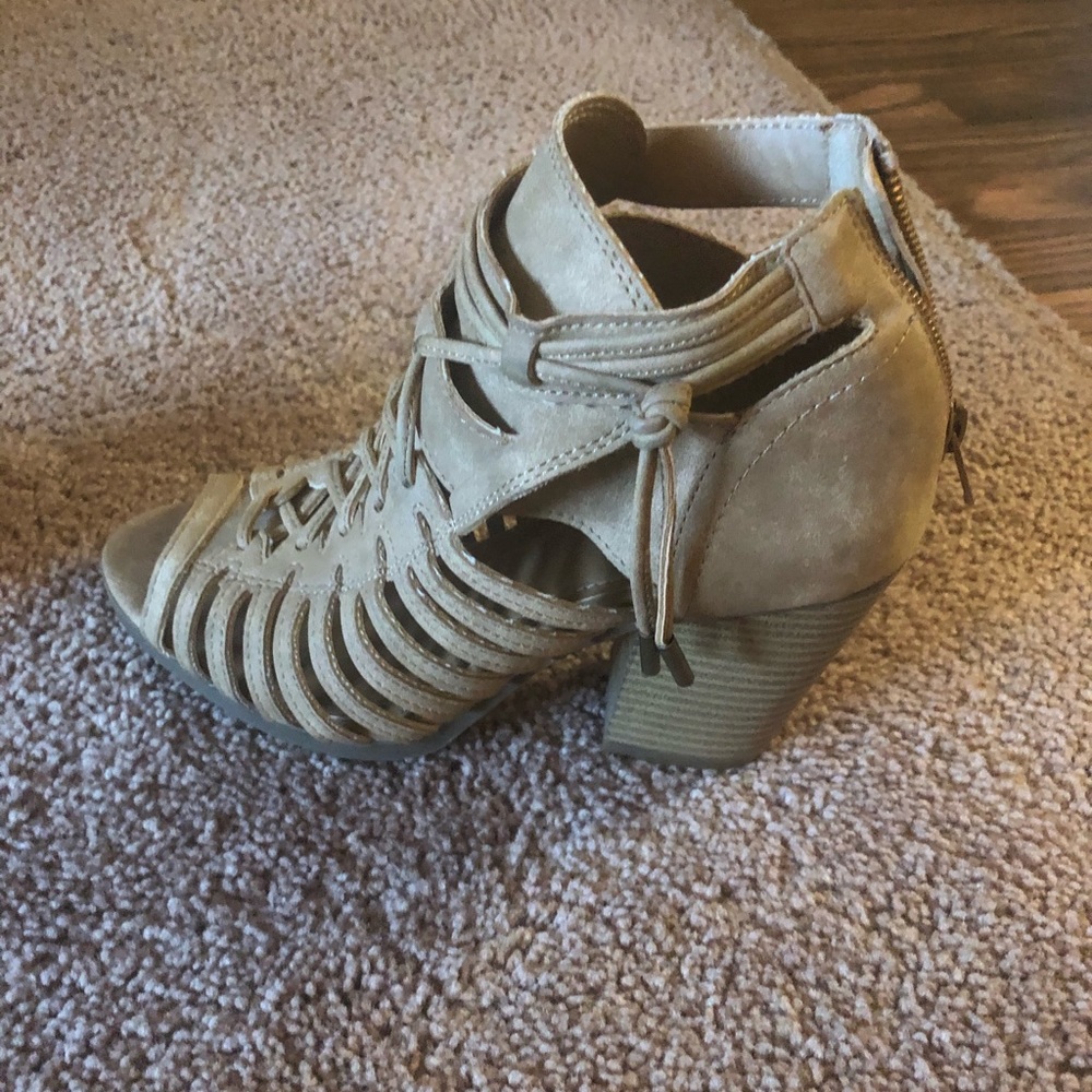 Rampage Booties - Picture 2 of 5